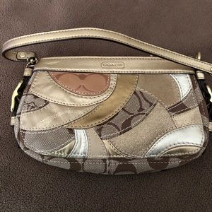 COACH PATCHWORK ZOE WRISTLET!